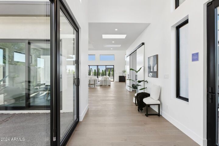 Property Photo: 1819 E Myrtle Avenue AZ 85020