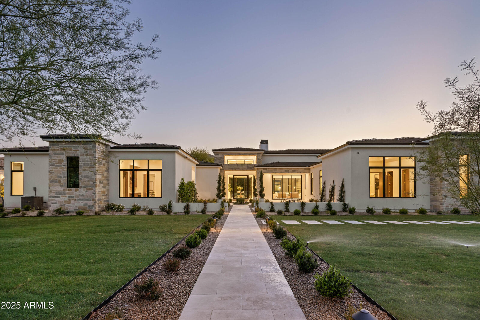 Property Photo:  8230 N Mockingbird Lane  AZ 85253 