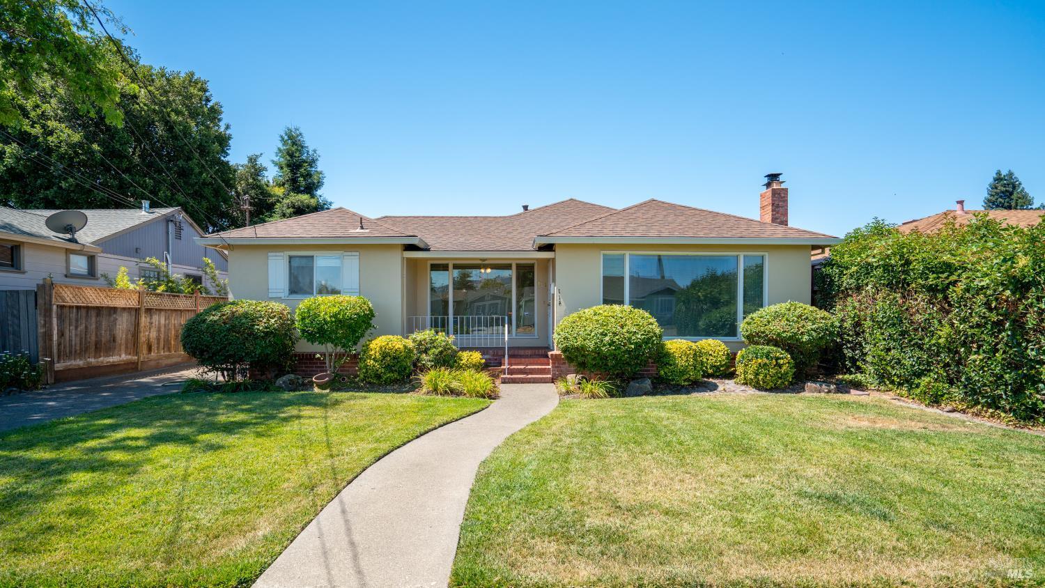 114 Edith Street  Petaluma CA 94952 photo