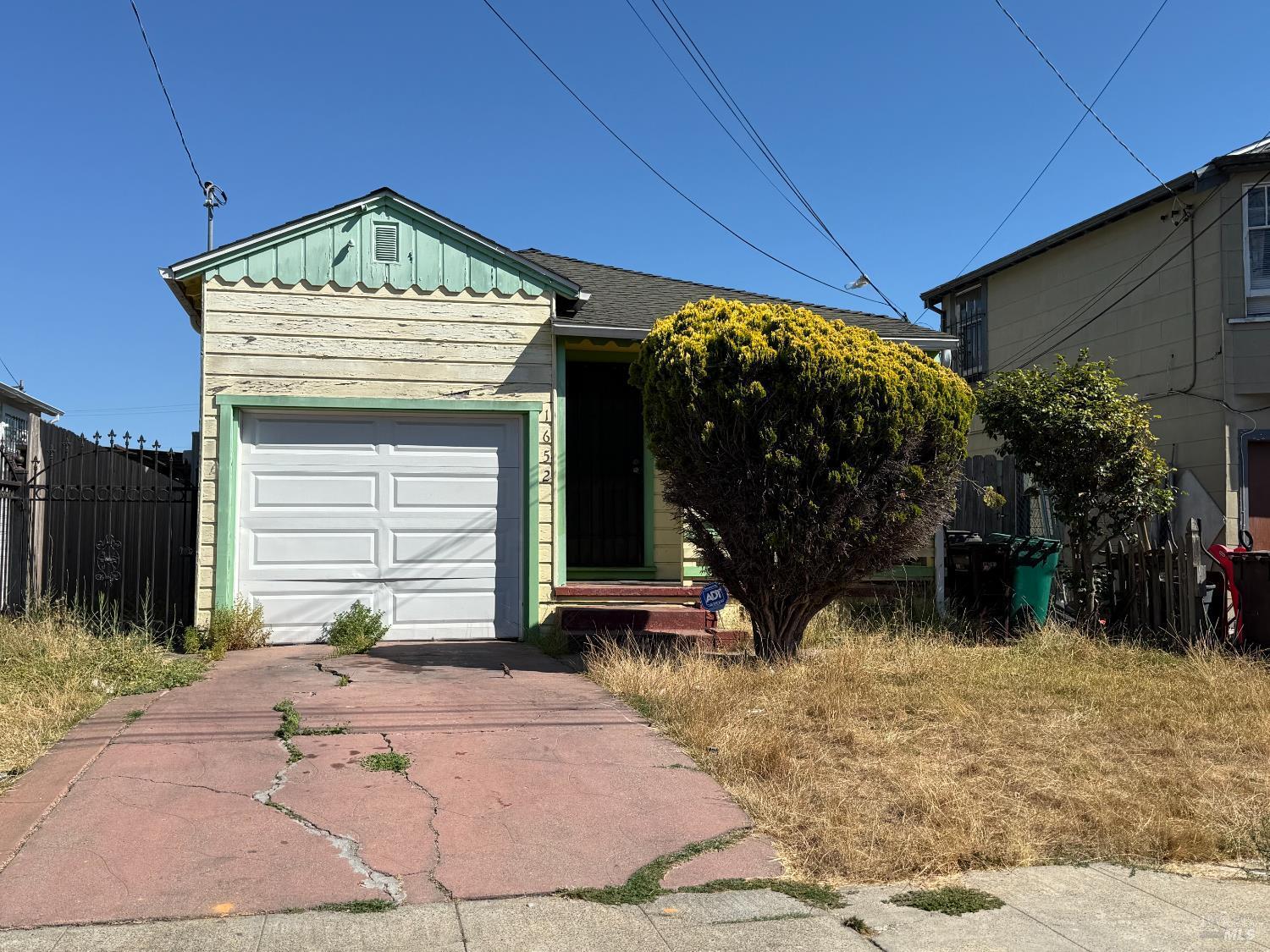 Property Photo:  1652 71st Avenue  CA 94621 