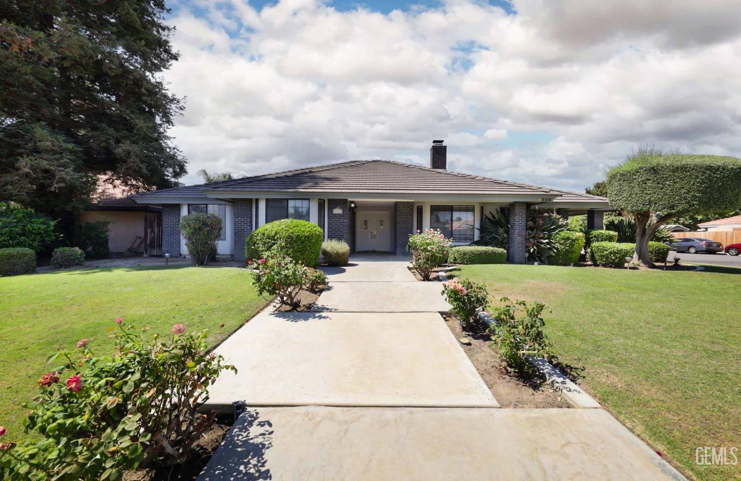 8900 Bridlewood Lane  Bakersfield CA 93311 photo