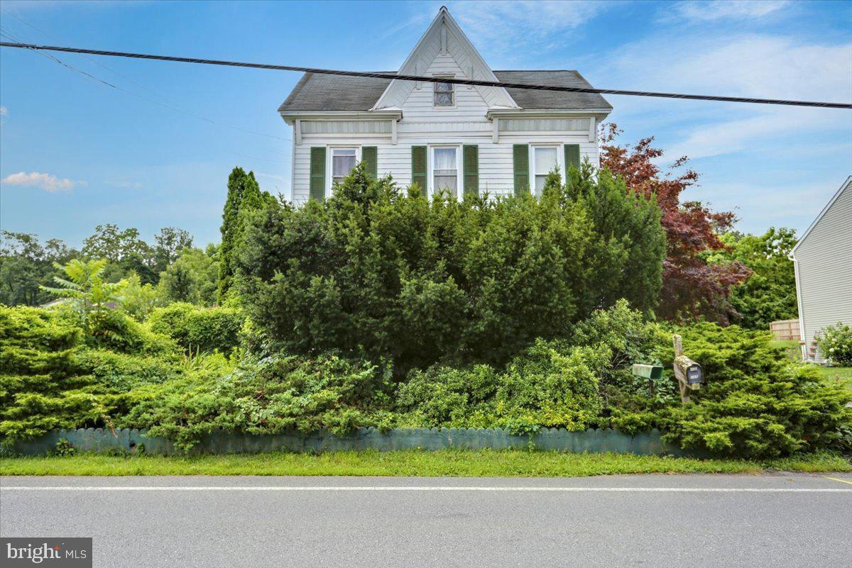 Property Photo: 105 W Wesner Road PA 19510