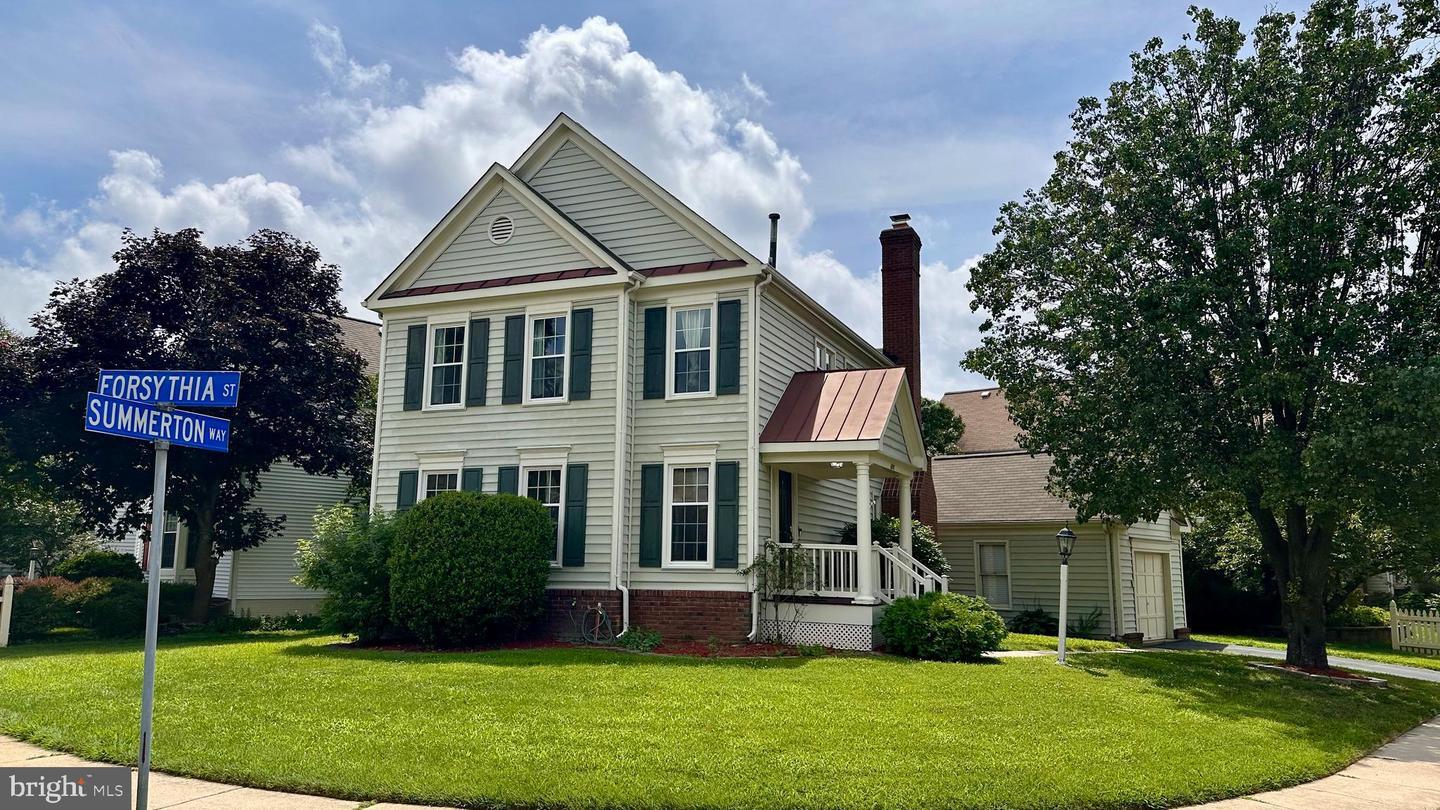 Property Photo: 6517 Summerton Way VA 22150