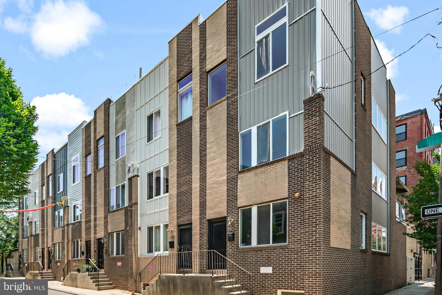 1146 N Orianna Street  Philadelphia PA 19123 photo