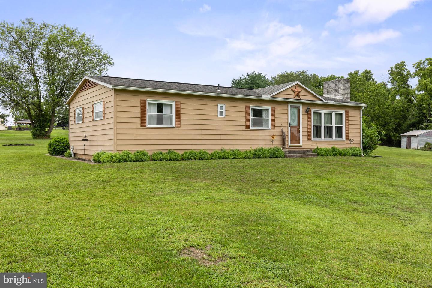 Property Photo: 118 Oak Hill Road PA 17015
