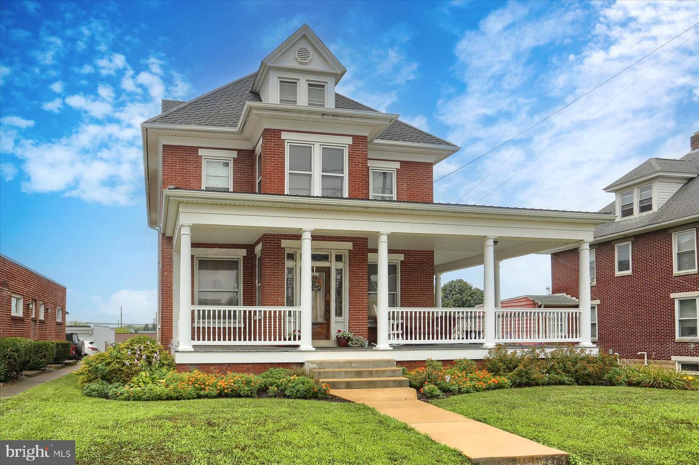Property Photo:  21 W Main Street  PA 17011 