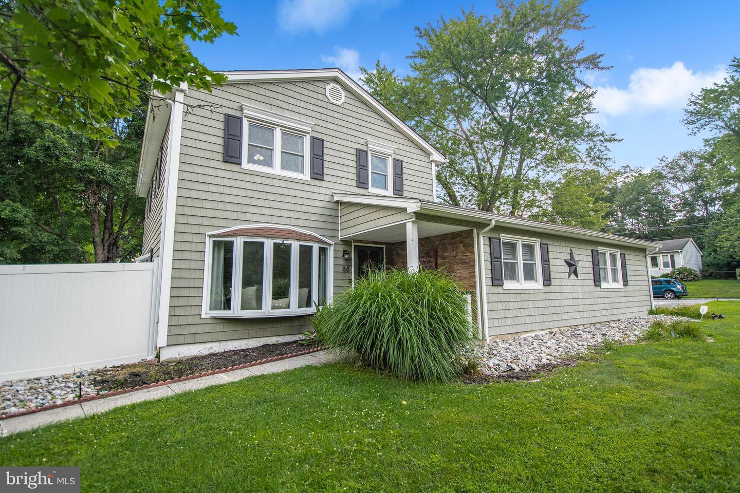 46 Colonial Lake Drive  Lawrence NJ 08648 photo