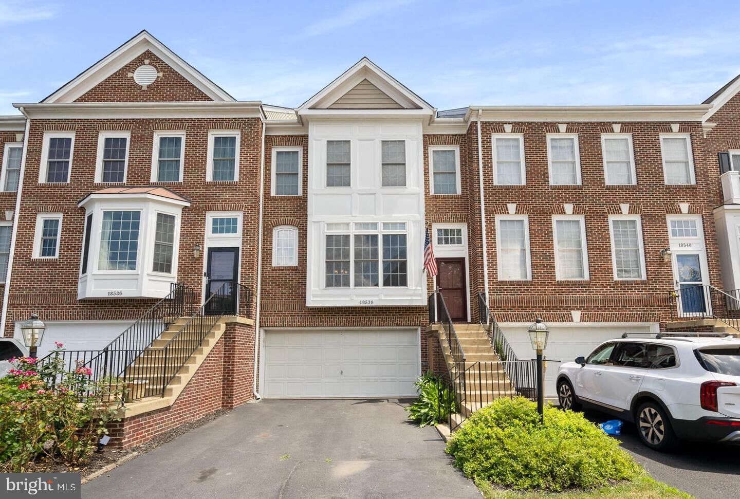 Property Photo: 18538 Pineview Square VA 20176