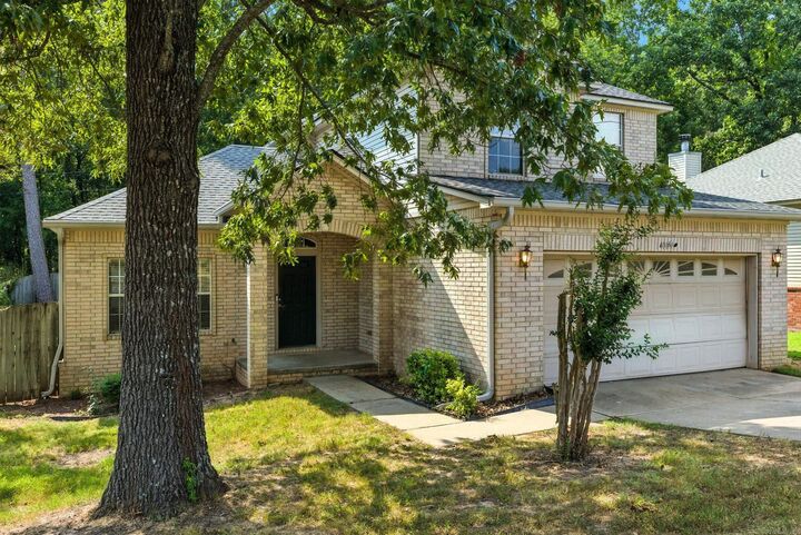 Property Photo: 1400 Westhampton Drive AR 72211