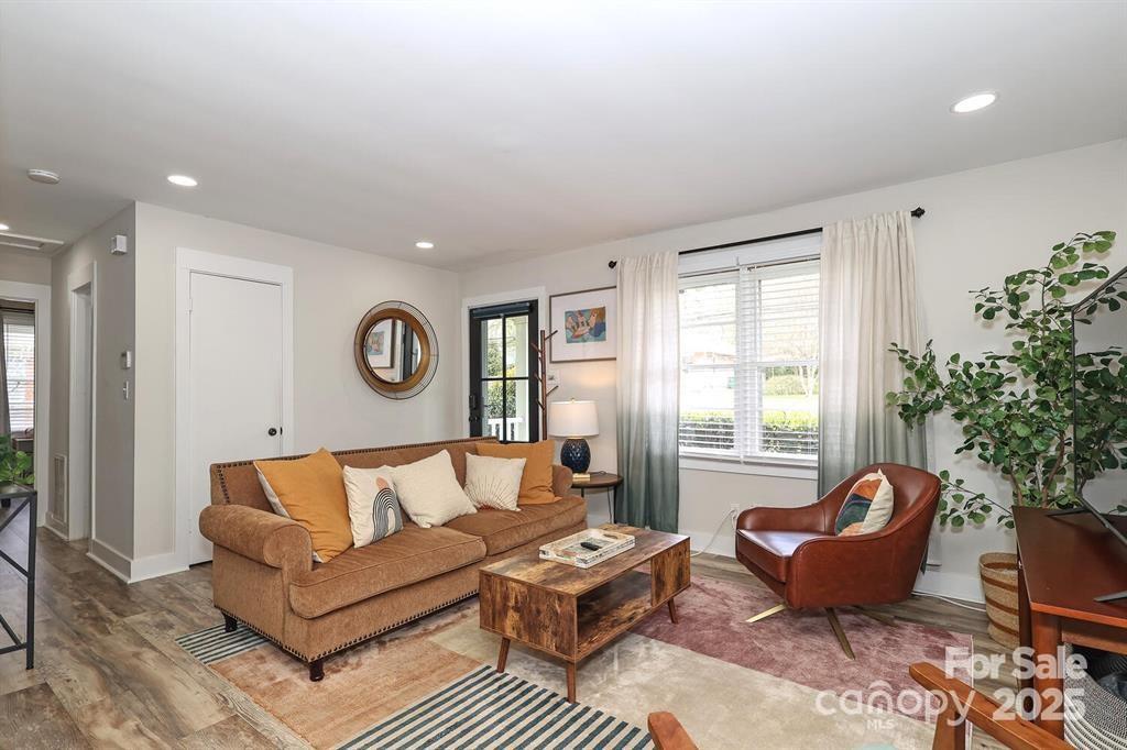 Property Photo: 934 Herrin Avenue NC 28205