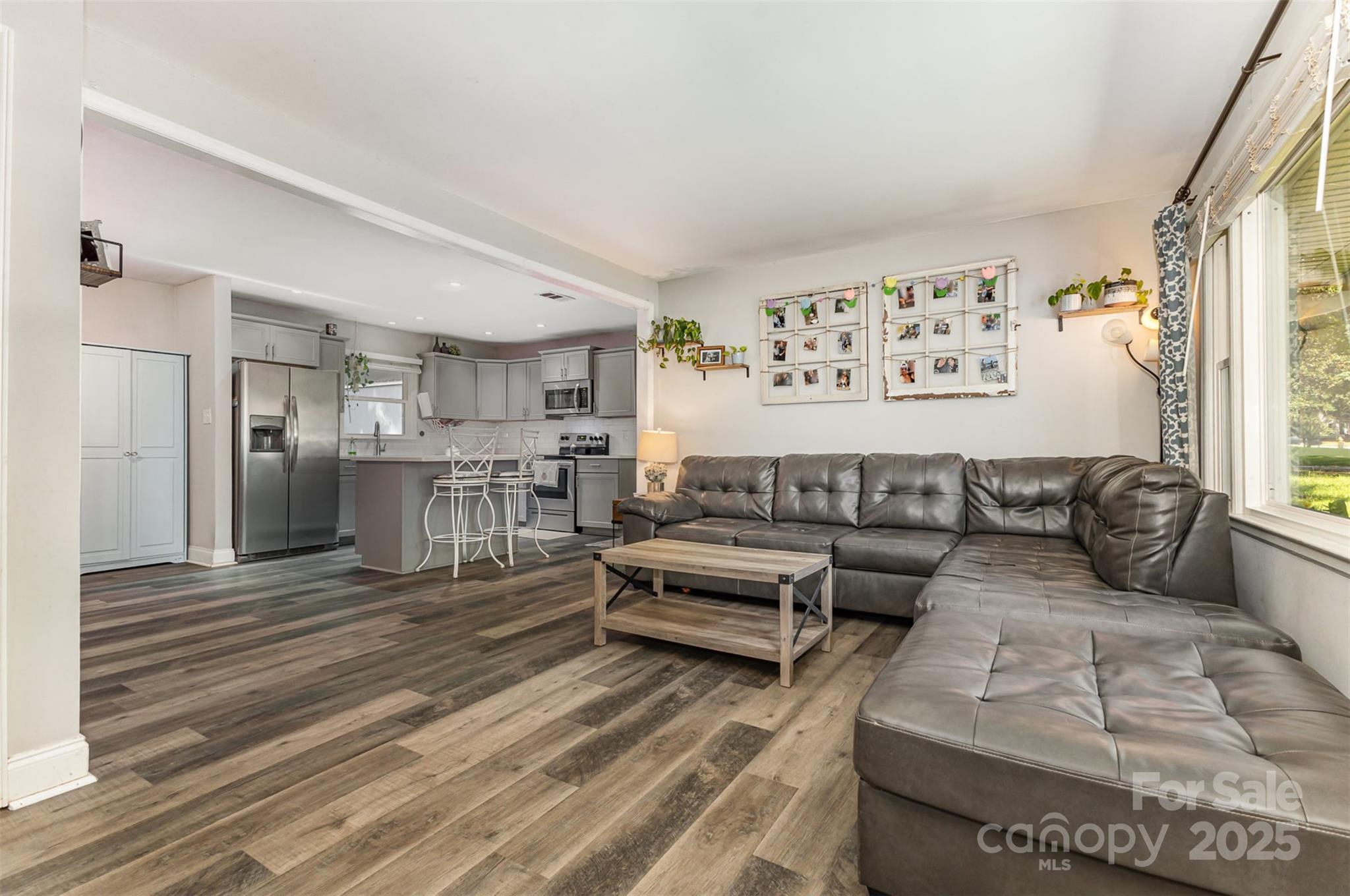 Property Photo: 5107 Delivau Drive NC 28215