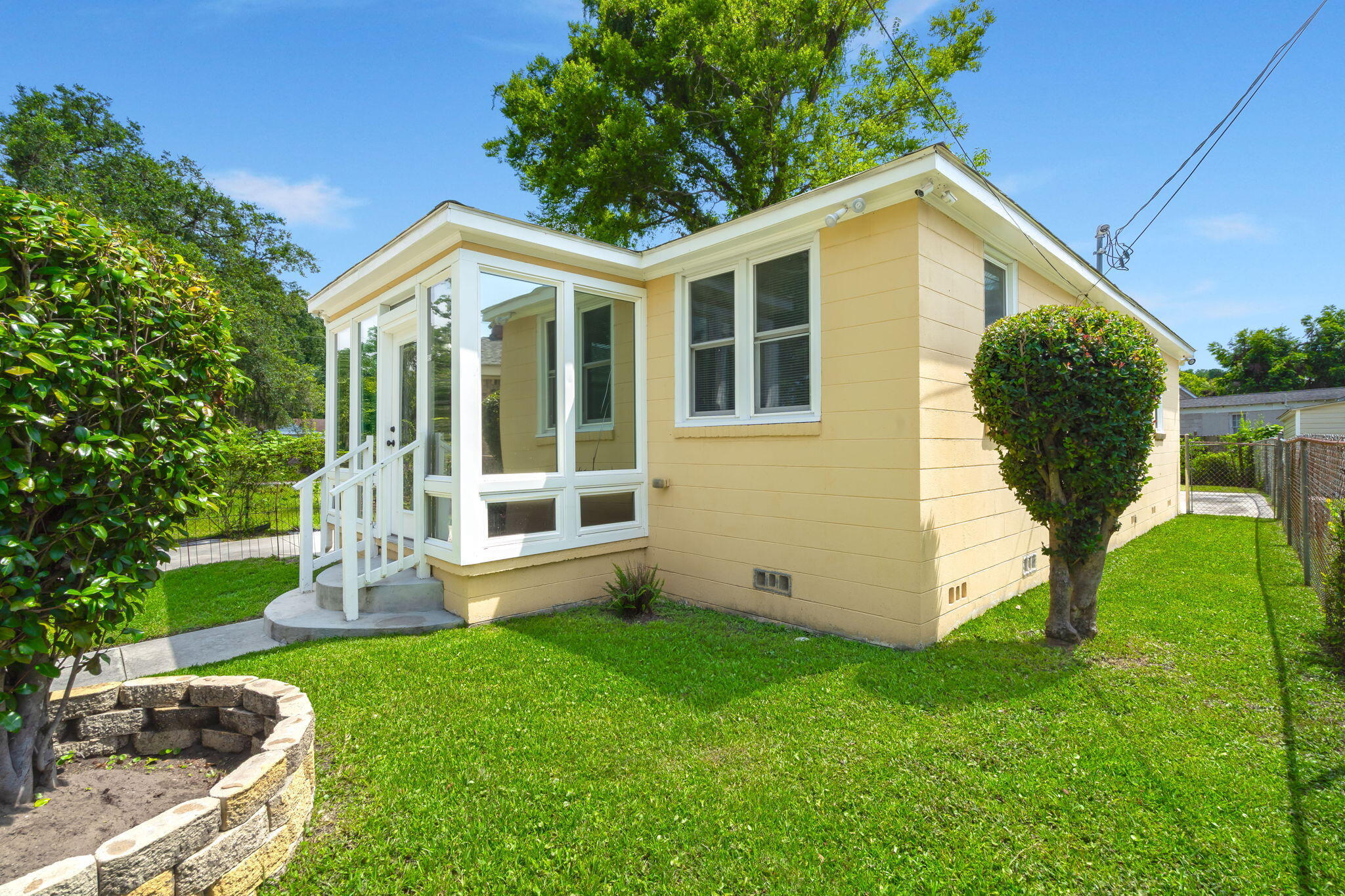 Property Photo: 958 Battery Avenue SC 29407