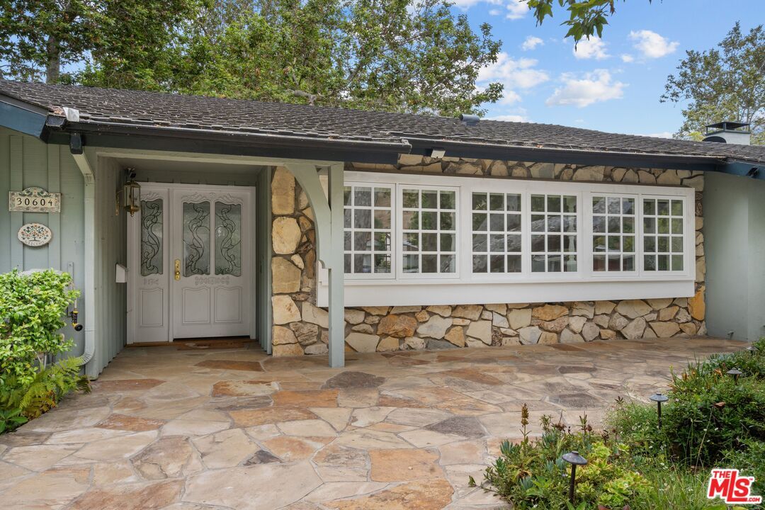 Property Photo: 30604 Sicomoro Dr CA 90265