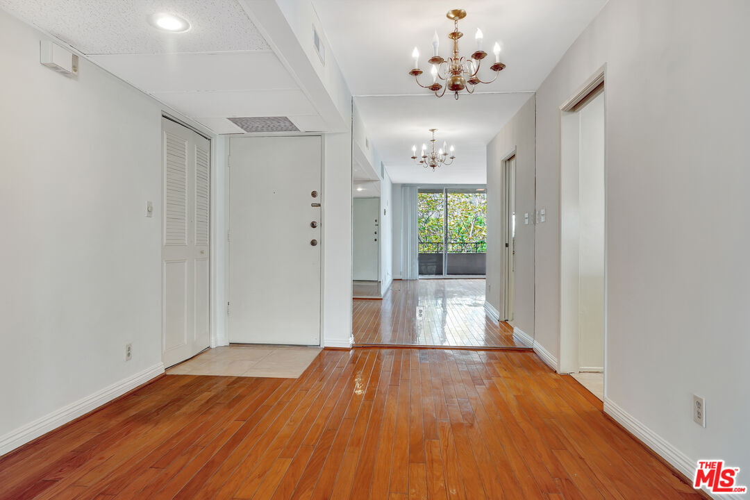 Property Photo: 1300 Midvale Ave CA 90024