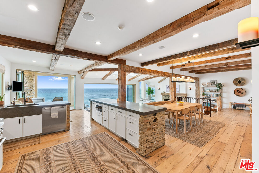 Property Photo:  24920 Malibu Rd  CA 90265 