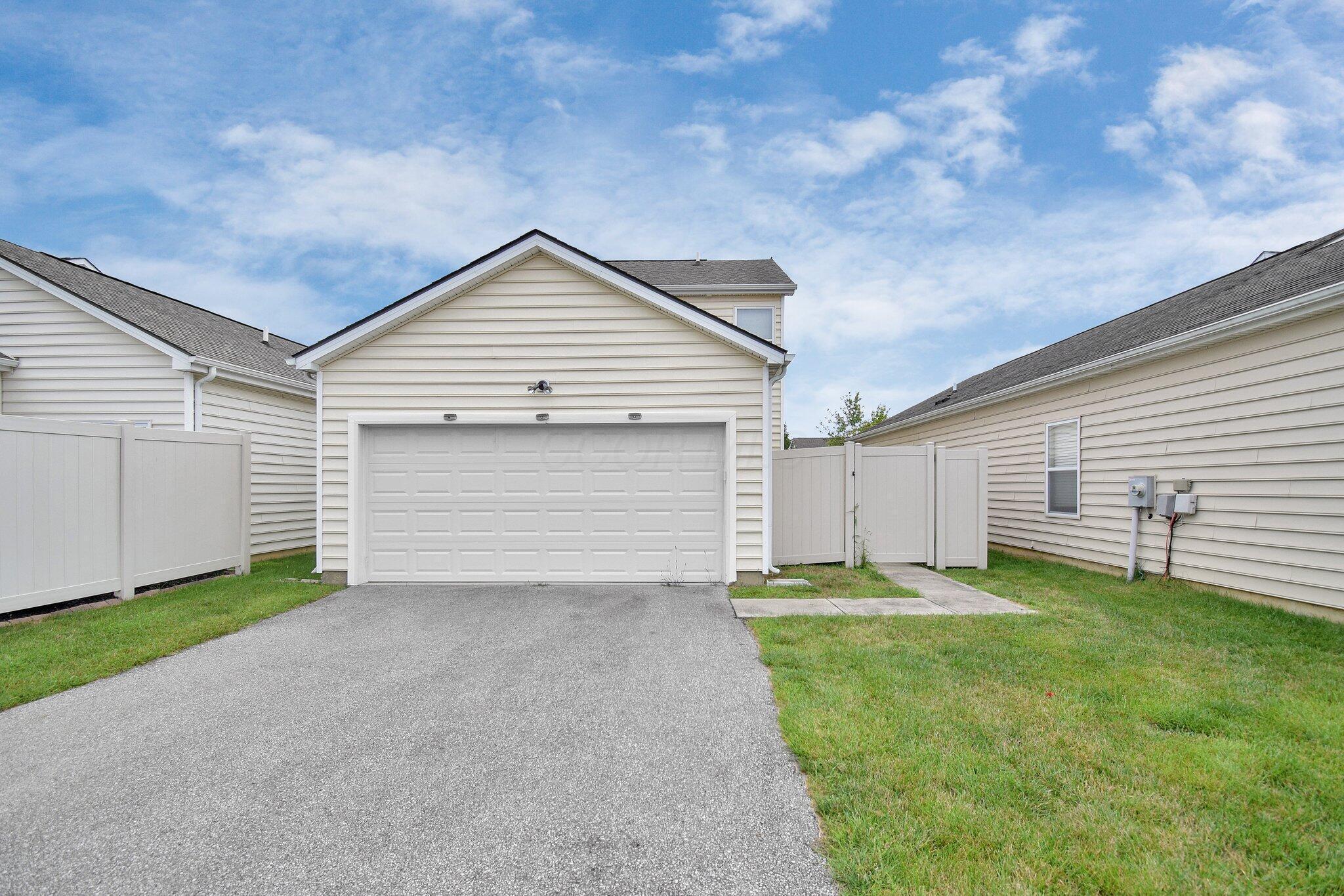 Property Photo:  4005 Redroyal Avenue  OH 43230 