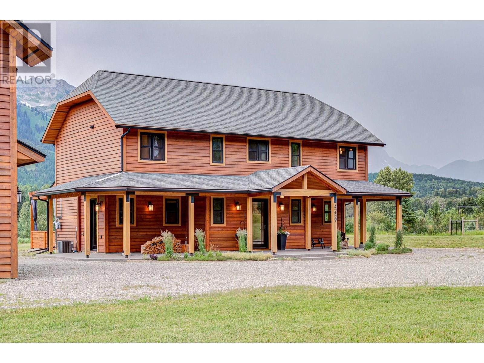 Property Photo: 4259 Cokato Road BC V0B 1M4