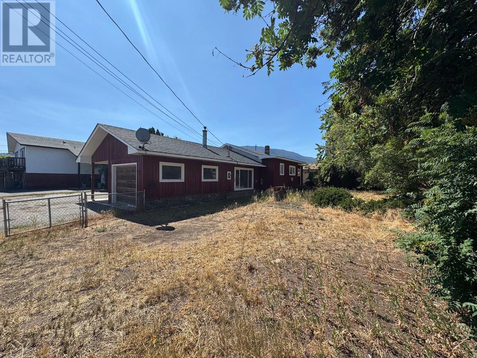 Property Photo: 1576 Houston Street BC V1K 1B8