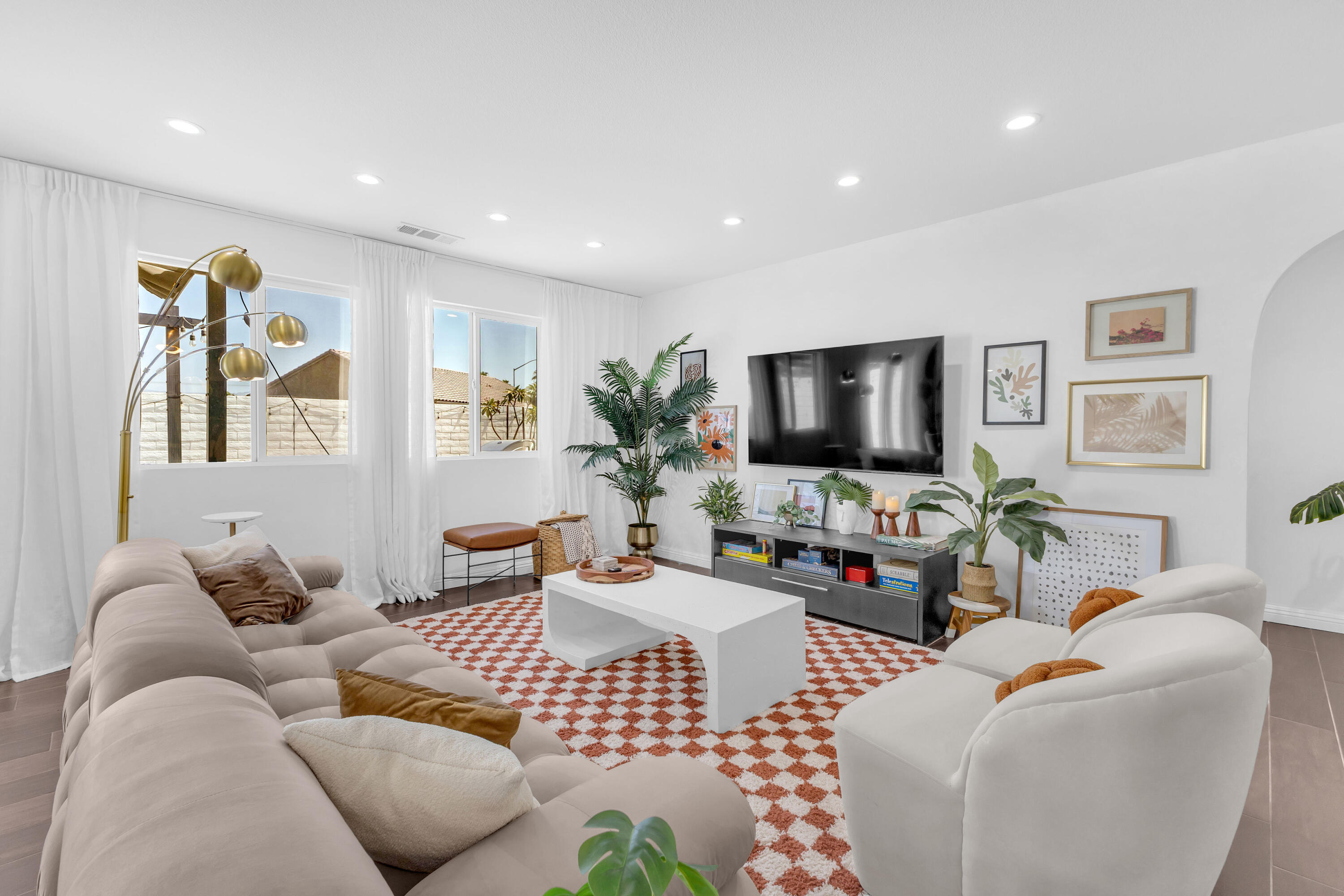 Property Photo: 84062 Huntington Avenue CA 92236
