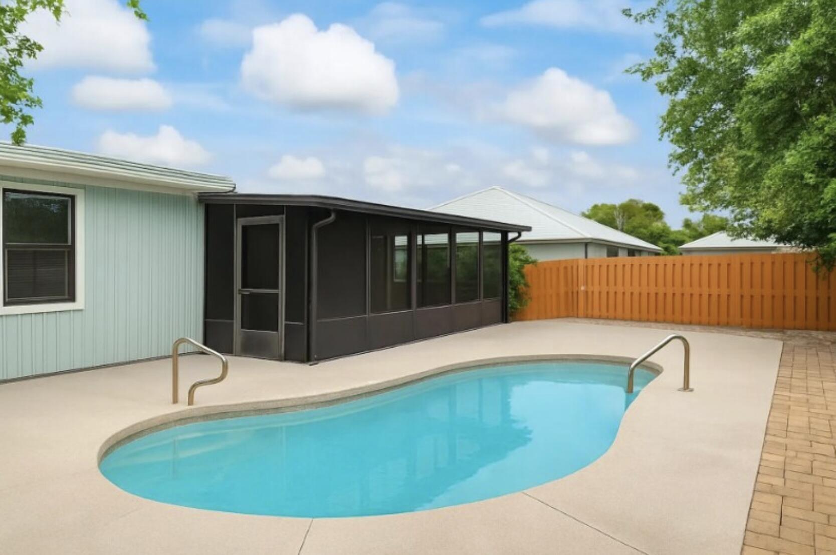 Property Photo: 240 W W Lorraine Dr Drive FL 32569