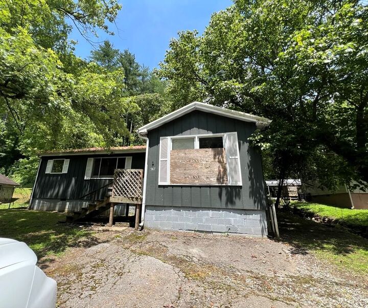 Property Photo: 387 Harolds Branch KY 41501