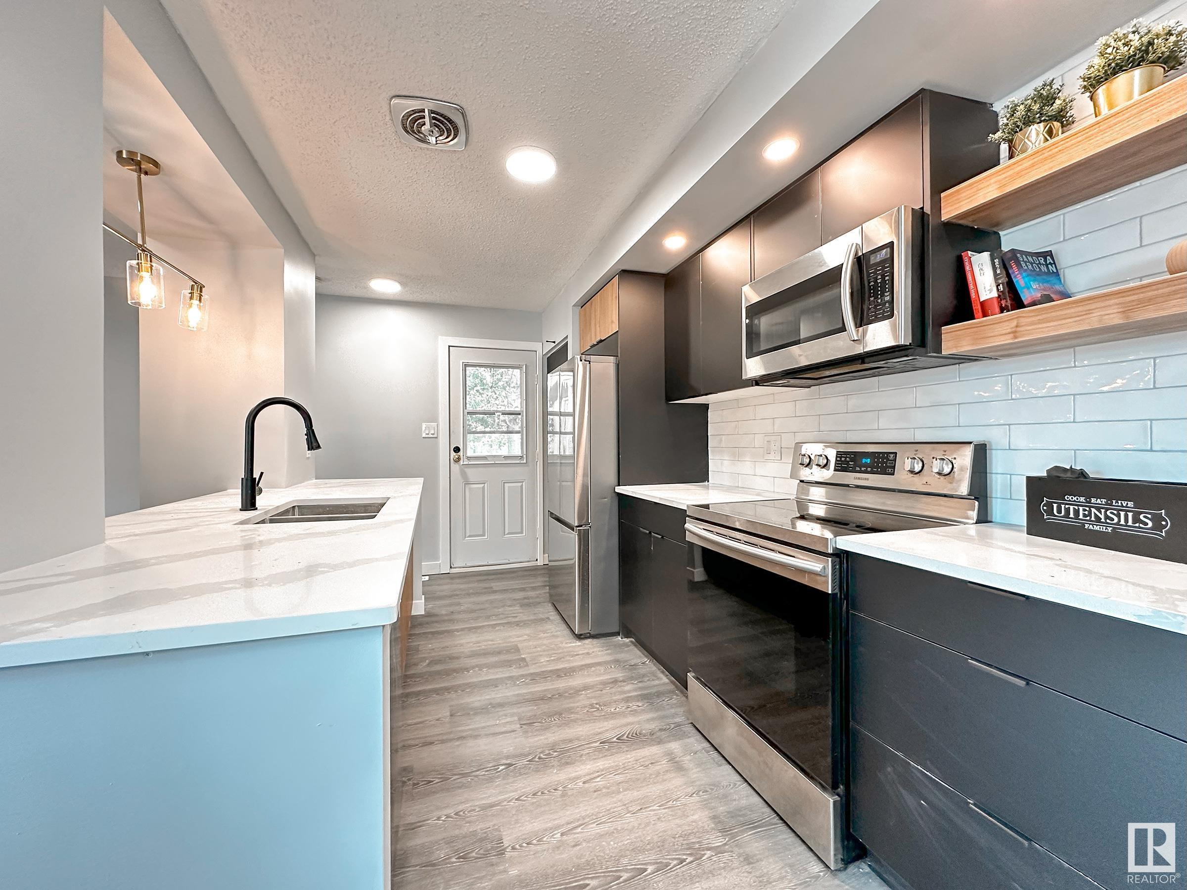 862 Erin Place NW  Edmonton AB T5T 1M6 photo
