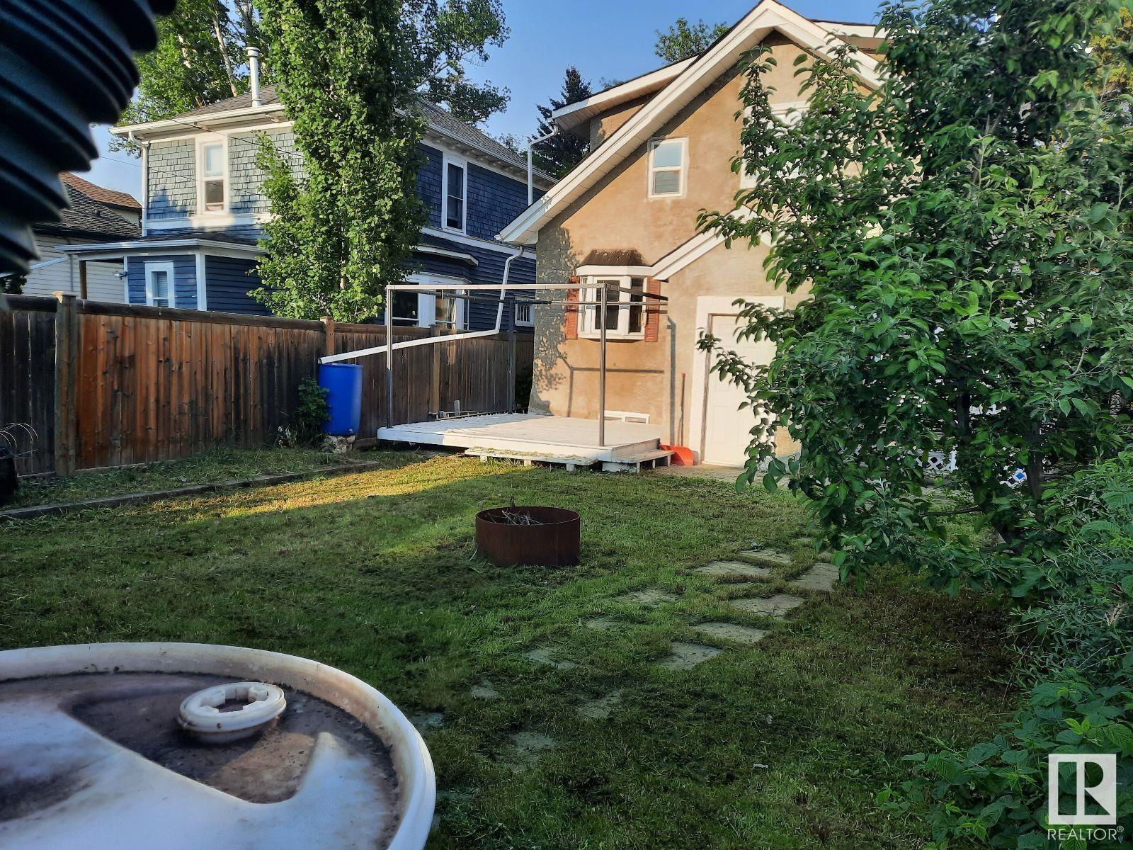 Property Photo: 11242 95A Street NW AB T5G 1N8