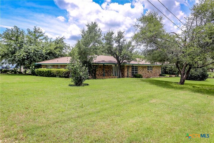 Property Photo:  206 Arrowhead Drive  TX 76548 