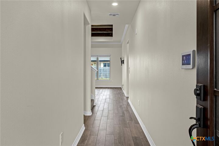 Property Photo: 712 Eagle Pass Drive TX 76571