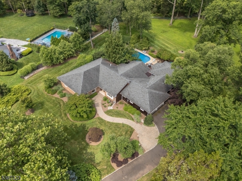 Property Photo: 6 Fairway Ct NJ 08807