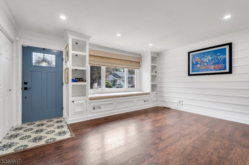 Property Photo:  922 Linden Lane  NJ 07083 
