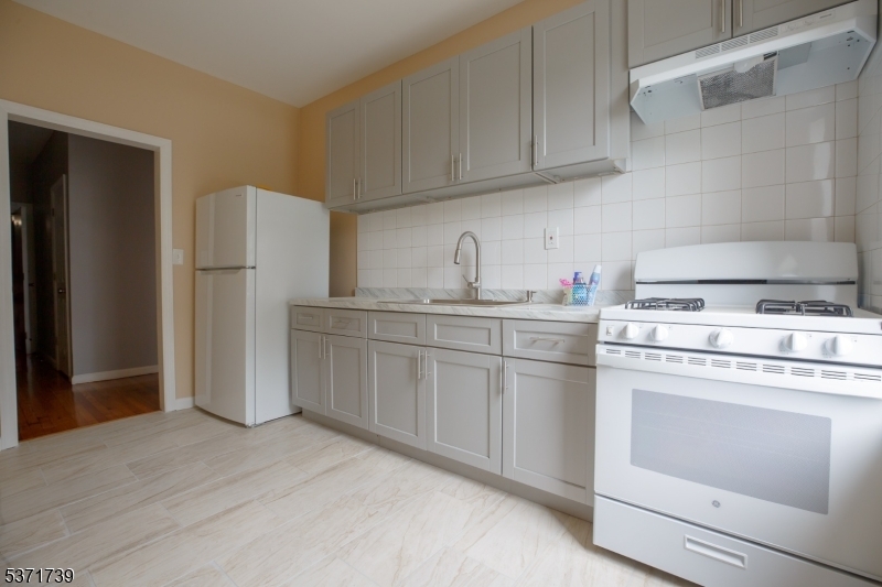 Property Photo: 300 W 7th St 22 NJ 07060