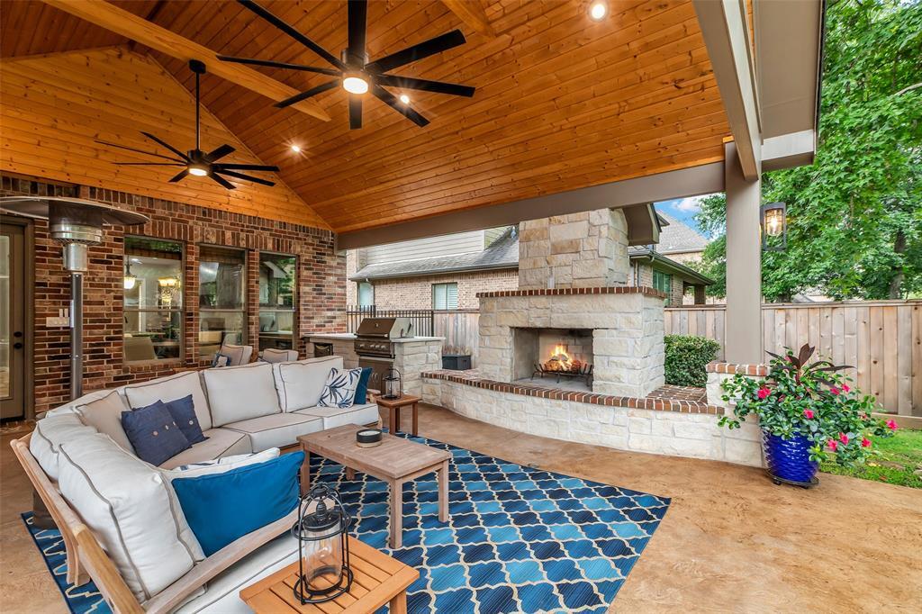 Property Photo: 22 S Almondell Way TX 77354