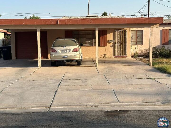 575 Yucca Dr  El Centro CA 92243 photo