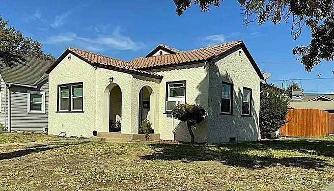 504 W D Street  Lemoore CA 93245 photo