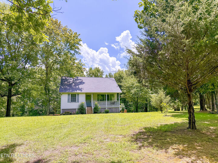 Property Photo:  676 Sunny Point Rd  TN 38544 
