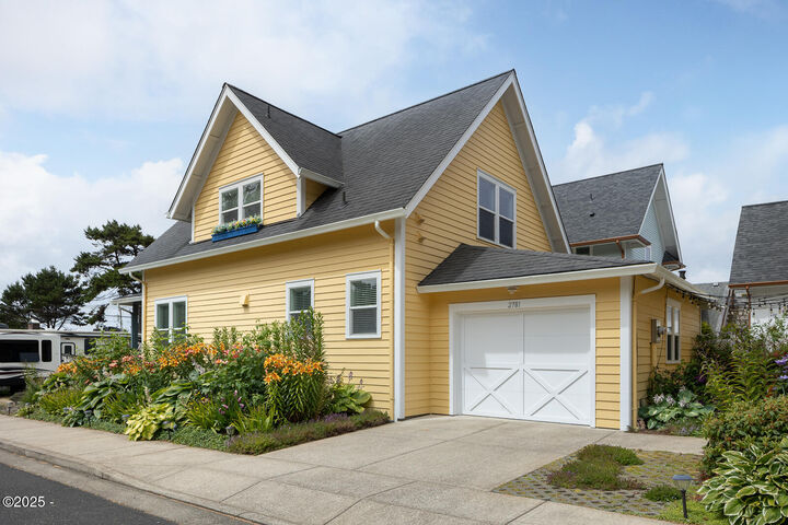 Property Photo: 2781 SW Coast Avenue OR 97367