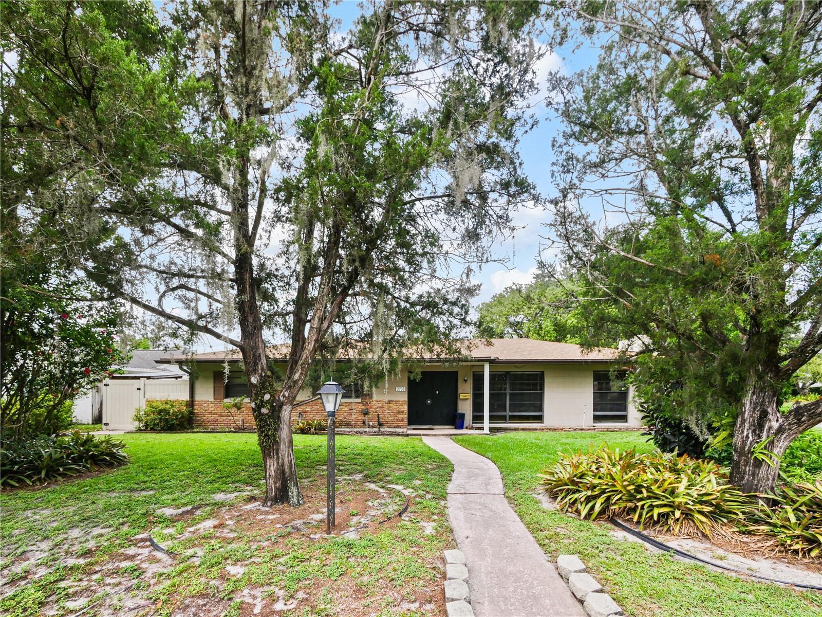 Property Photo: 2708 Lion Heart Road FL 32792