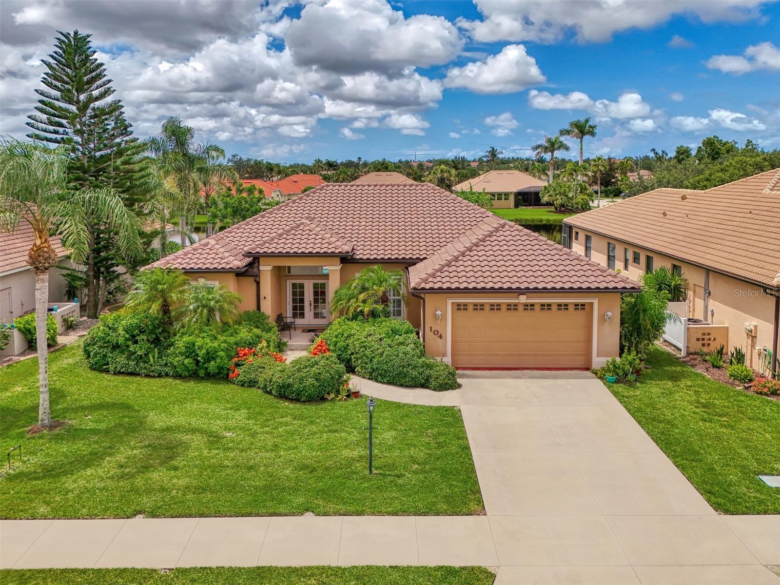 Property Photo: 104 La Palma Court FL 34292