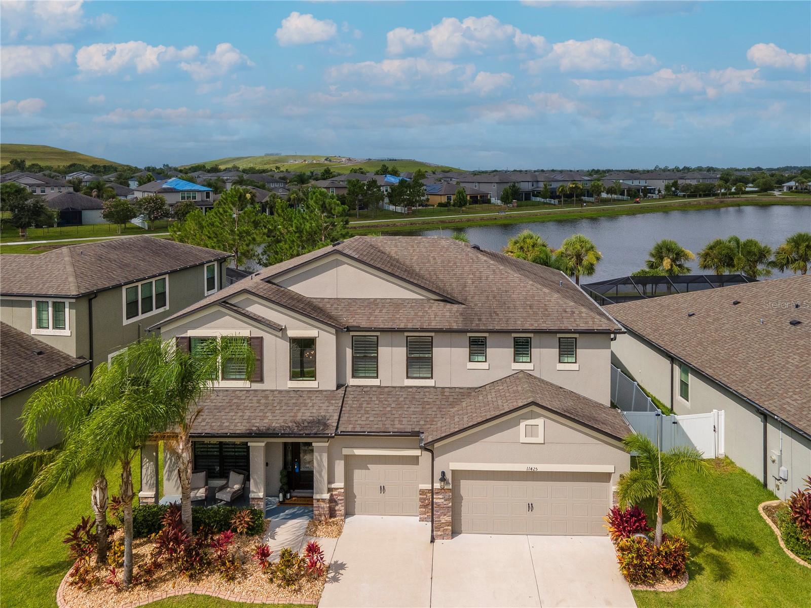 Property Photo:  11425 Leland Groves Drive  FL 33579 
