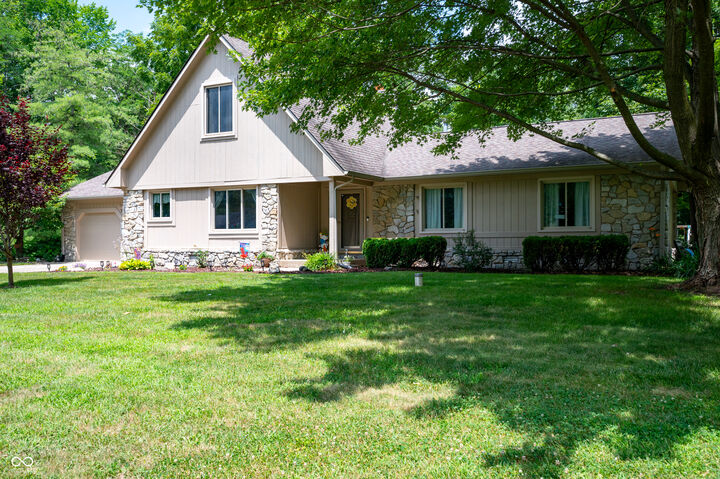 Property Photo: 7630 W Mockingbird Court IN 46126