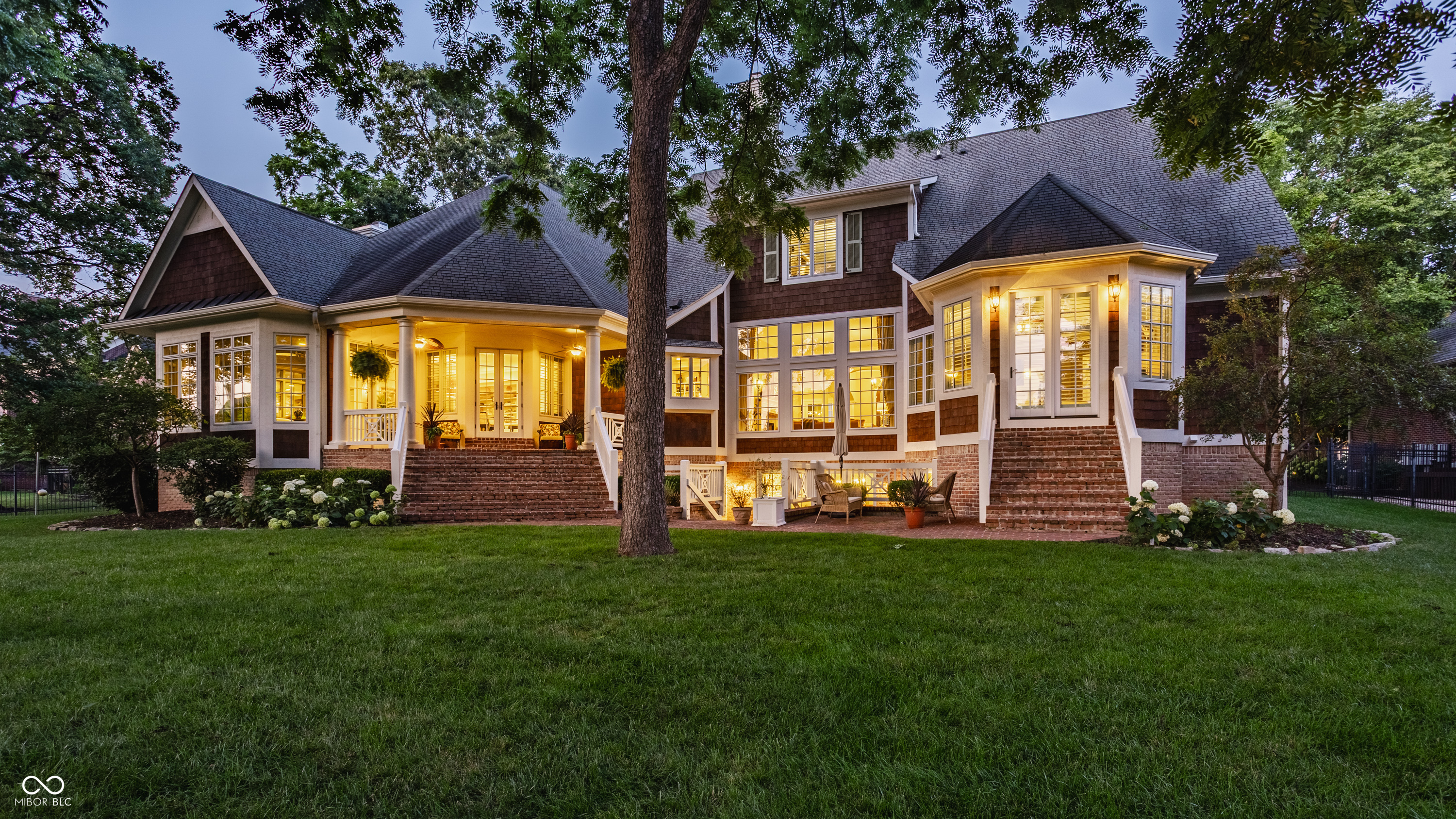 Property Photo: 10410 Charter Oaks IN 46032