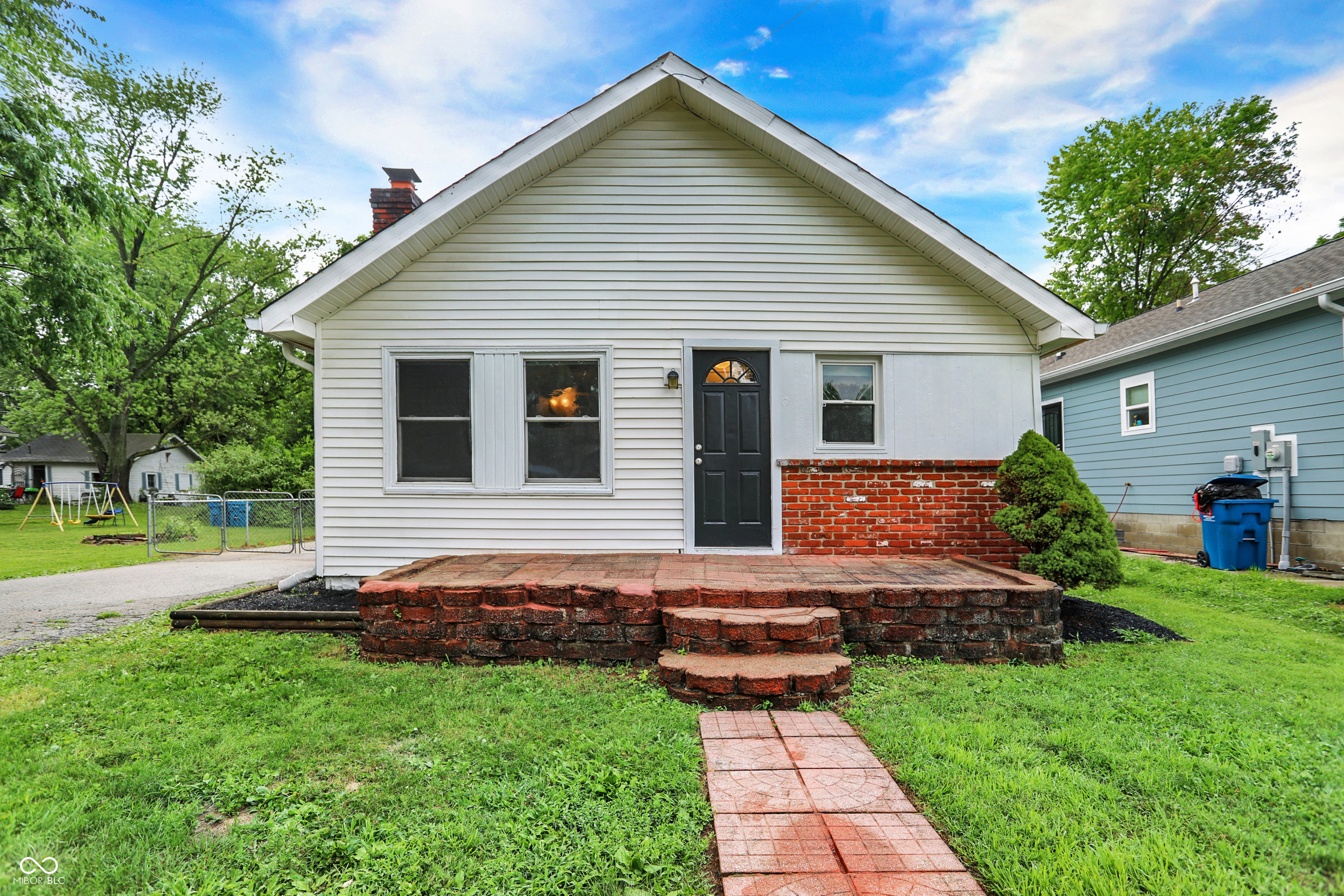 36 S Vine Street  Indianapolis IN 46241 photo