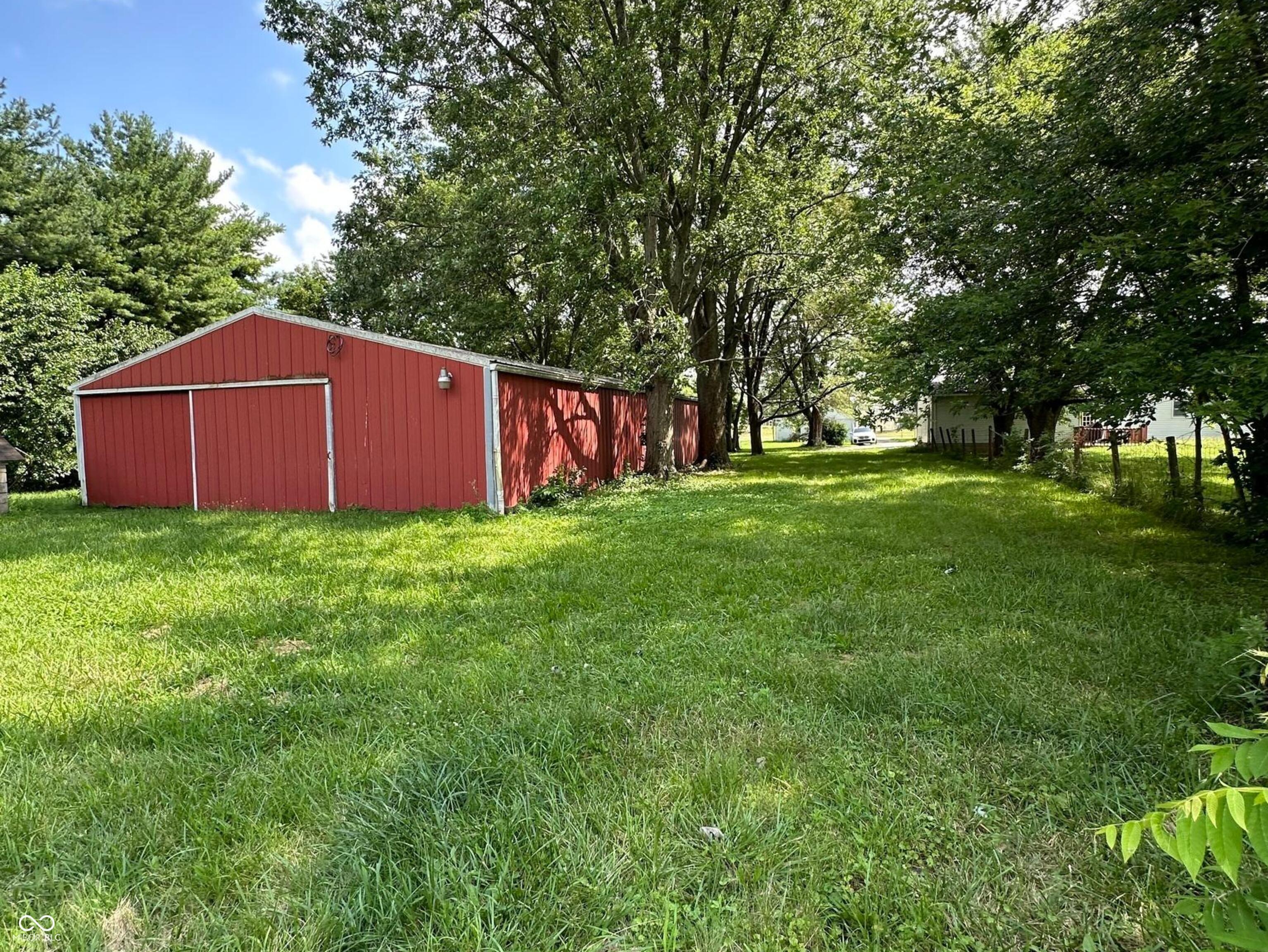 Property Photo:  7706 E 100 County Road S  IN 46123 