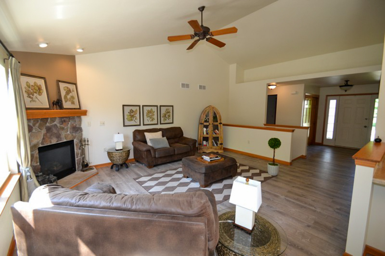 Property Photo: 431 Thurow Dr WI 53066
