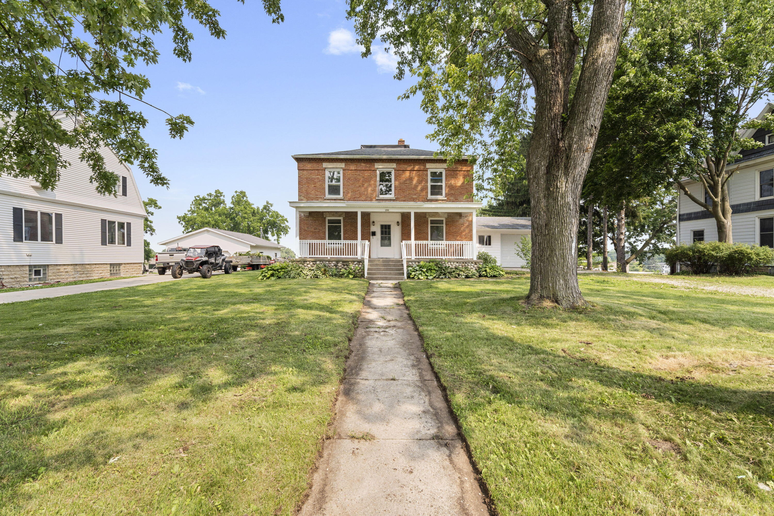 Property Photo: 290 N Main St WI 53039