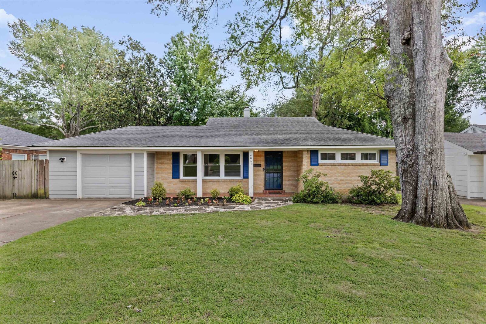 Property Photo:  4861 Parkside Ave  TN 38117 