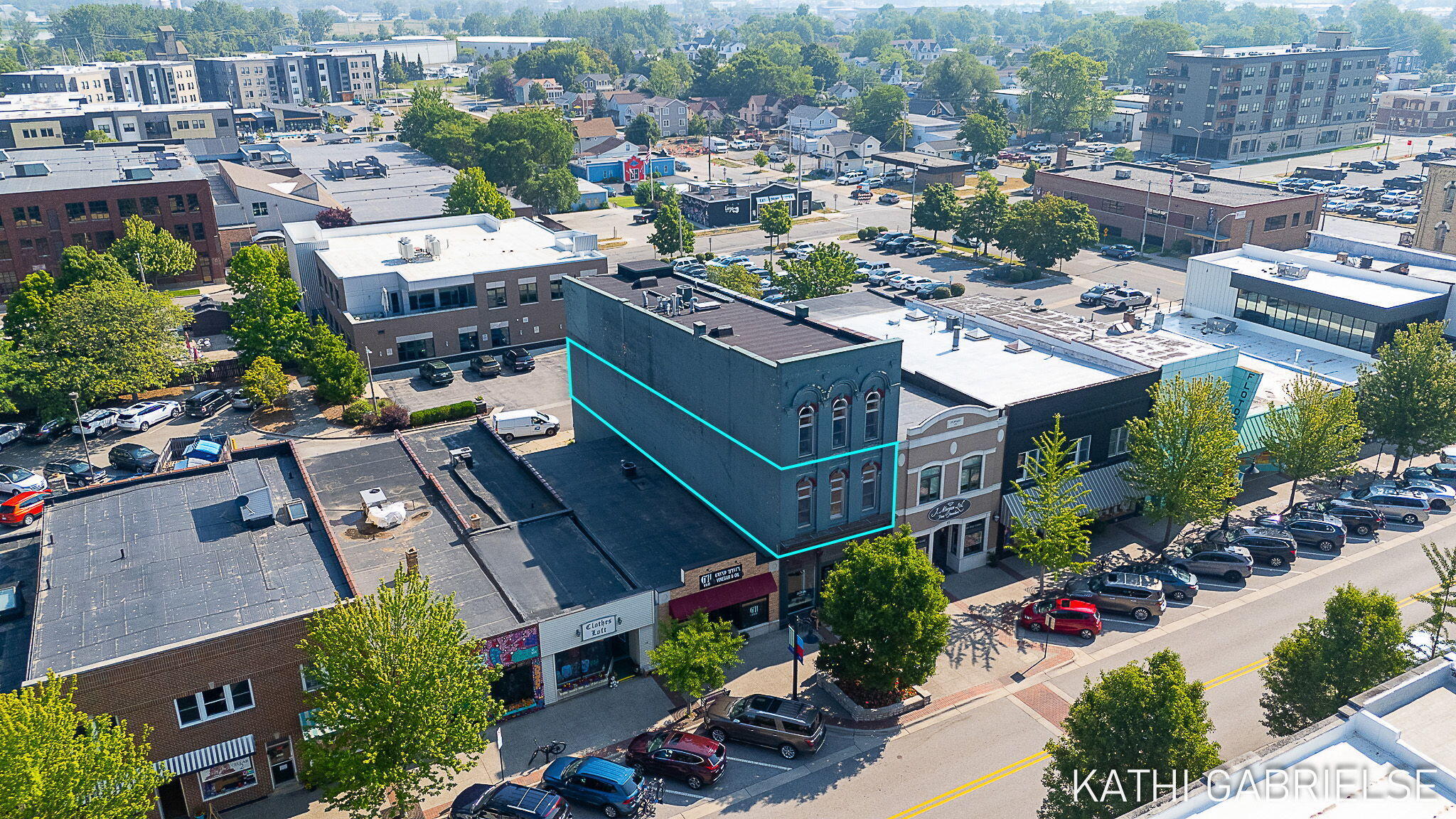 Property Photo:  117 Washington Avenue  MI 49417 