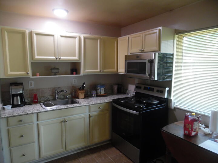 Property Photo: 2533-2537 W Argyle St. Street MI 49202