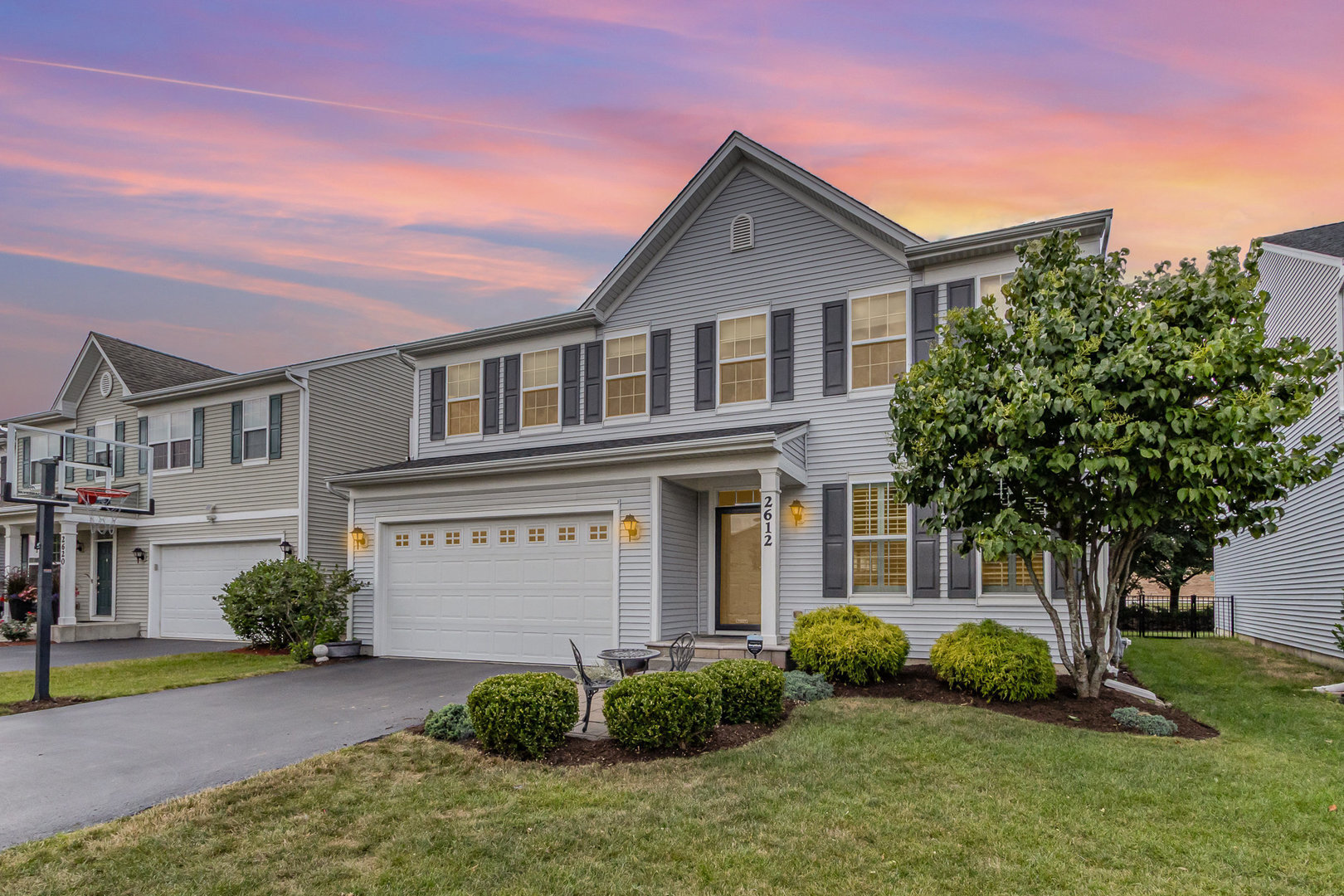 Property Photo: 2612 Retreat Circle IL 60532